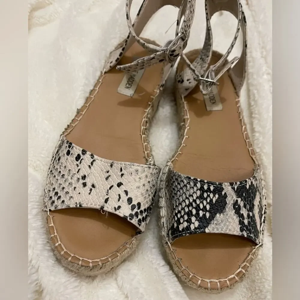 Steve Madden Irys Snakeskin espadrille sandals size 7.5